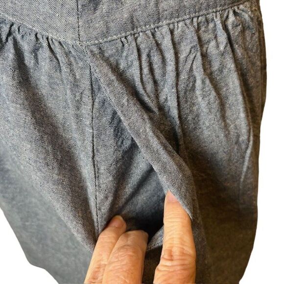 Freeway Chambray Skirt Pockets Back Zip Pintuck Blue Denim Look Size Medium - Picture 2 of 8